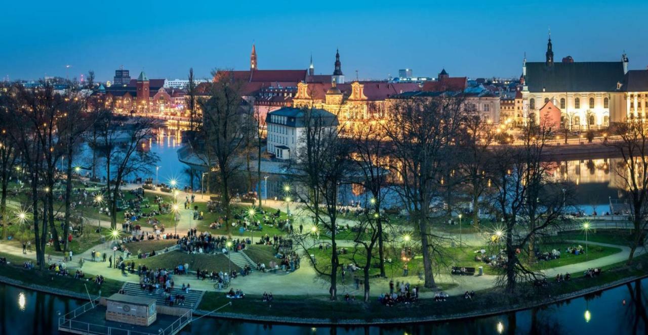Bluebird City Center Appartement Wrocław Buitenkant foto