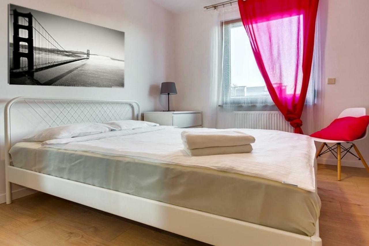 Bluebird City Center Appartement Wrocław Buitenkant foto